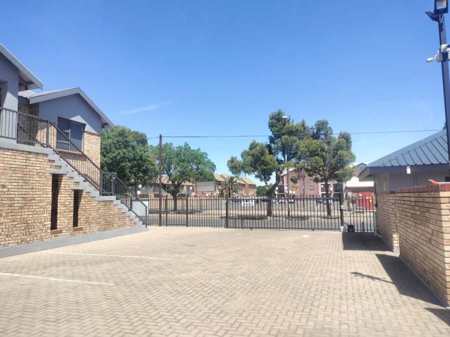 14 Bedroom Property for Sale in Willows Free State